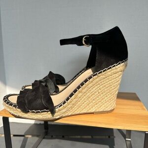 Marc Fisher Women’s 10M High Heel Platform Ankle Strap Black Suede Sanda…